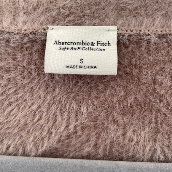 Abercrombie and Fitch Super soft sweater - Picture 3 of 3